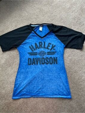 Harley-Davidson women’s Blue & Black V-Neck Logo Tee size large